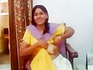 बड़े स्तन स्तन बस संचिका भारतीय मां एमआईएलए